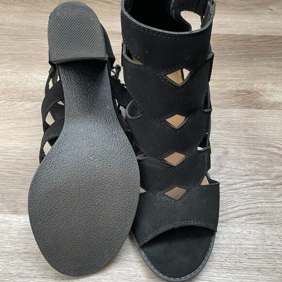 Gladiator Sandal Heels 8.5 - Picture 8 of 10